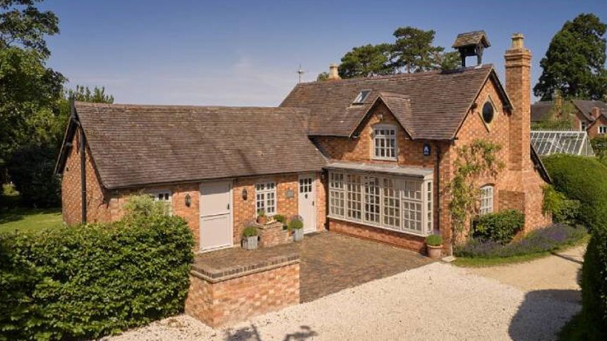 Last Minute Luxury Cottages Breaks - £50 Carers Discount