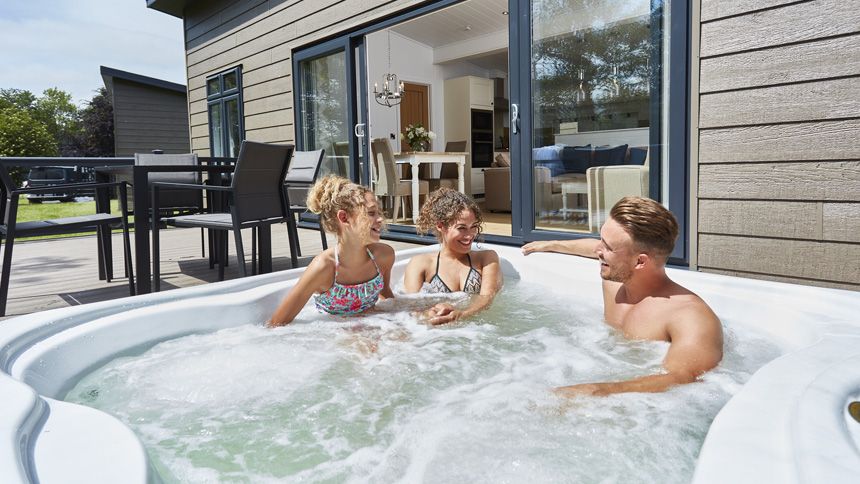 Cottages.com Hot Tub Breaks - Up to 10% Carers discount