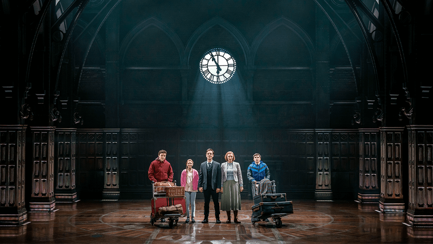 Harry Potter and The Cursed Child - Free collectible Wizarding World pin